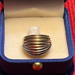 Vintage 14KT Yellow Gold Shrimp Design Dome Ring - Size 6